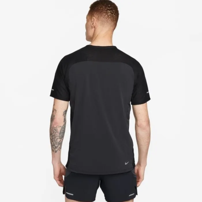 Nike Running Tops & T-shirts^Dri-FIT Solar Chase Short Sleeve Tee Black