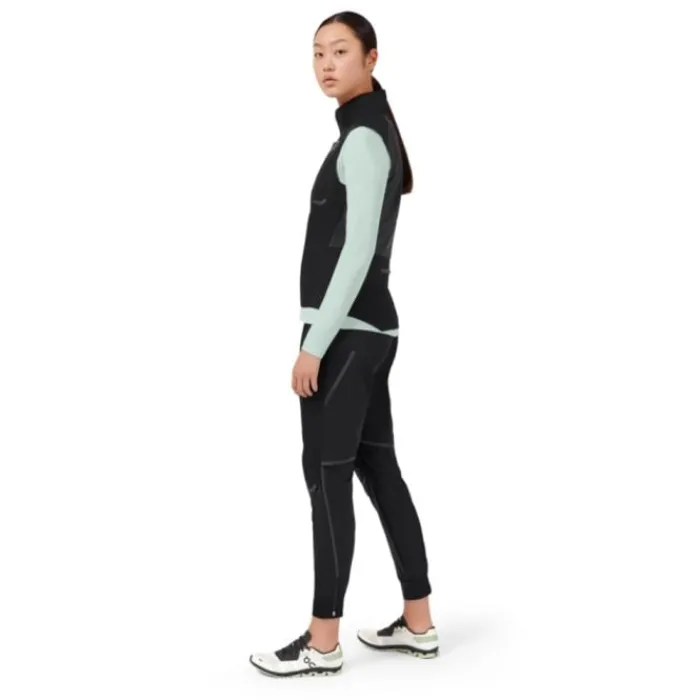 On Running Vests^Weather Vest